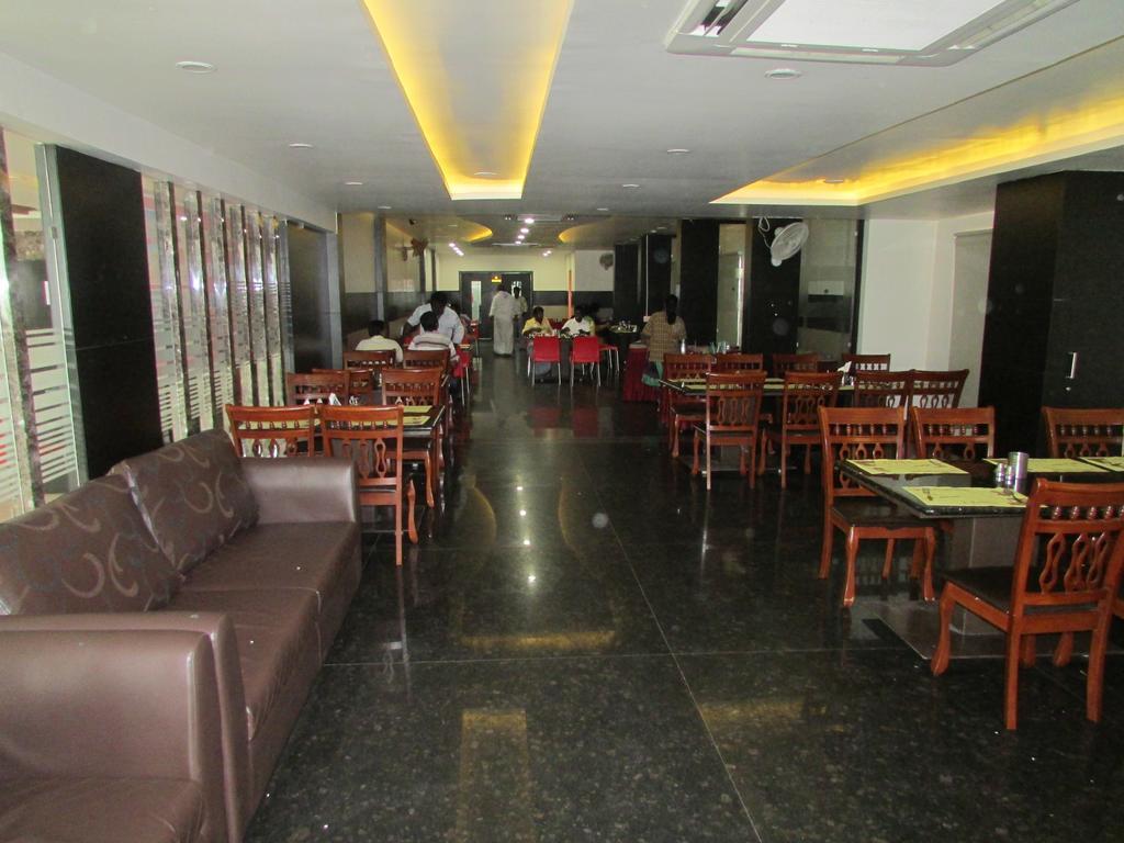 Sanu International Otel Nāmakkal Dış mekan fotoğraf