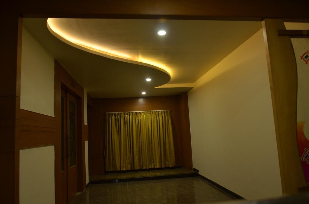 Sanu International Otel Nāmakkal Dış mekan fotoğraf
