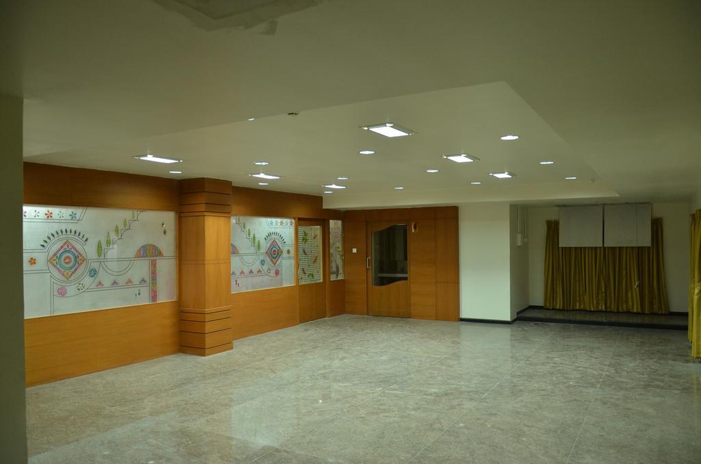 Sanu International Otel Nāmakkal Dış mekan fotoğraf