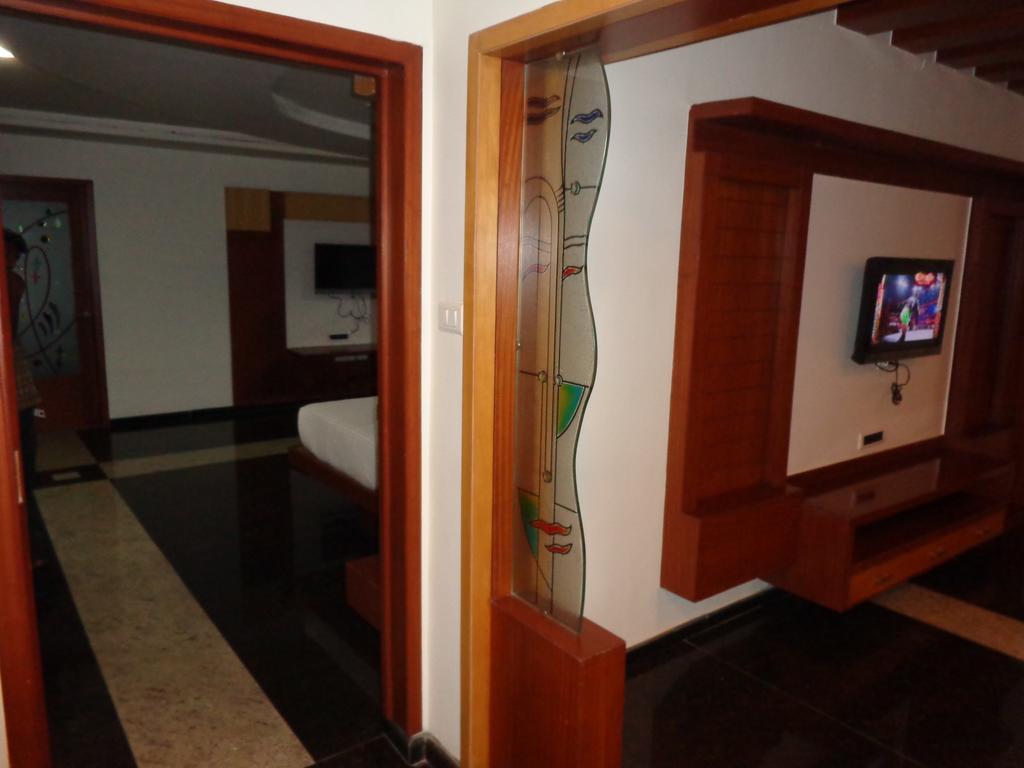 Sanu International Otel Nāmakkal Dış mekan fotoğraf