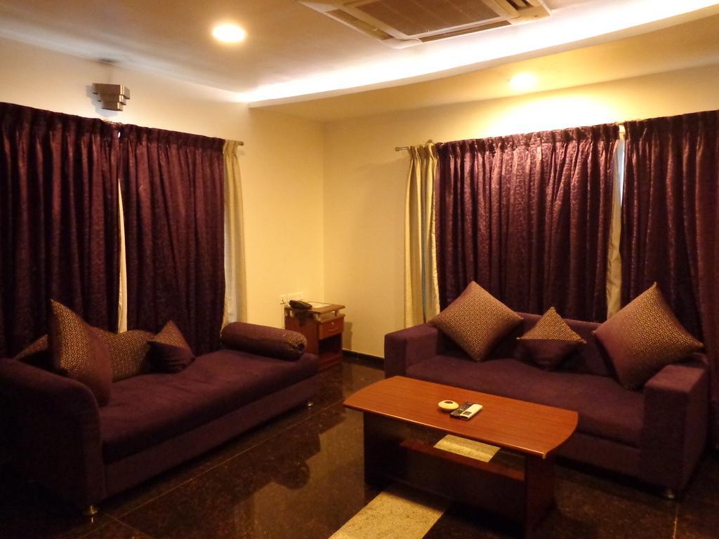 Sanu International Otel Nāmakkal Dış mekan fotoğraf